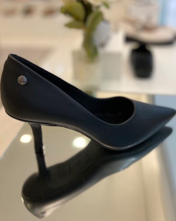 Scarpin Preto Salto Fino Baixo
