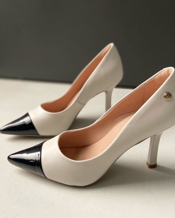 Scarpin Bicolor Salto Fino Off White/Preto