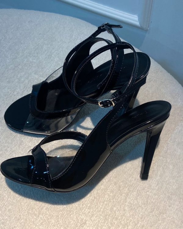 Sandália Verniz com Detalhe Transparente Preta
