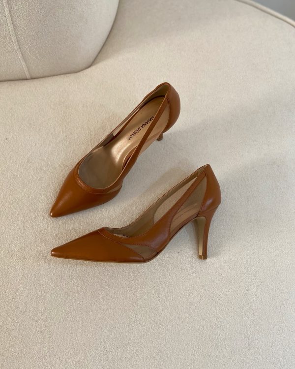 Scarpin Couro Caramelo Detalhe Tela