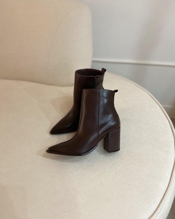 Bota Couro Café Bico Fino